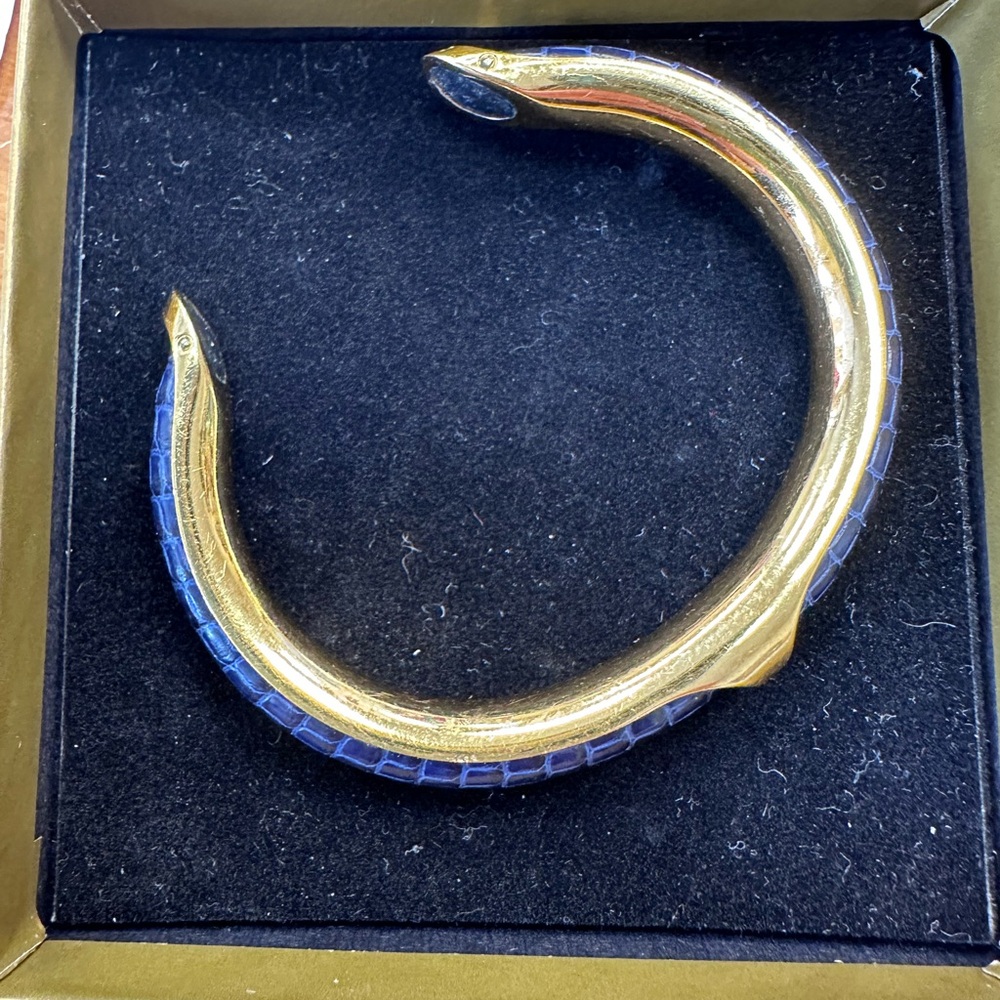 Hermes women’s Gold and Blue leather Bracelet- GORGEOUS! EXCELLENT CONDITION! - Picture 3 of 16